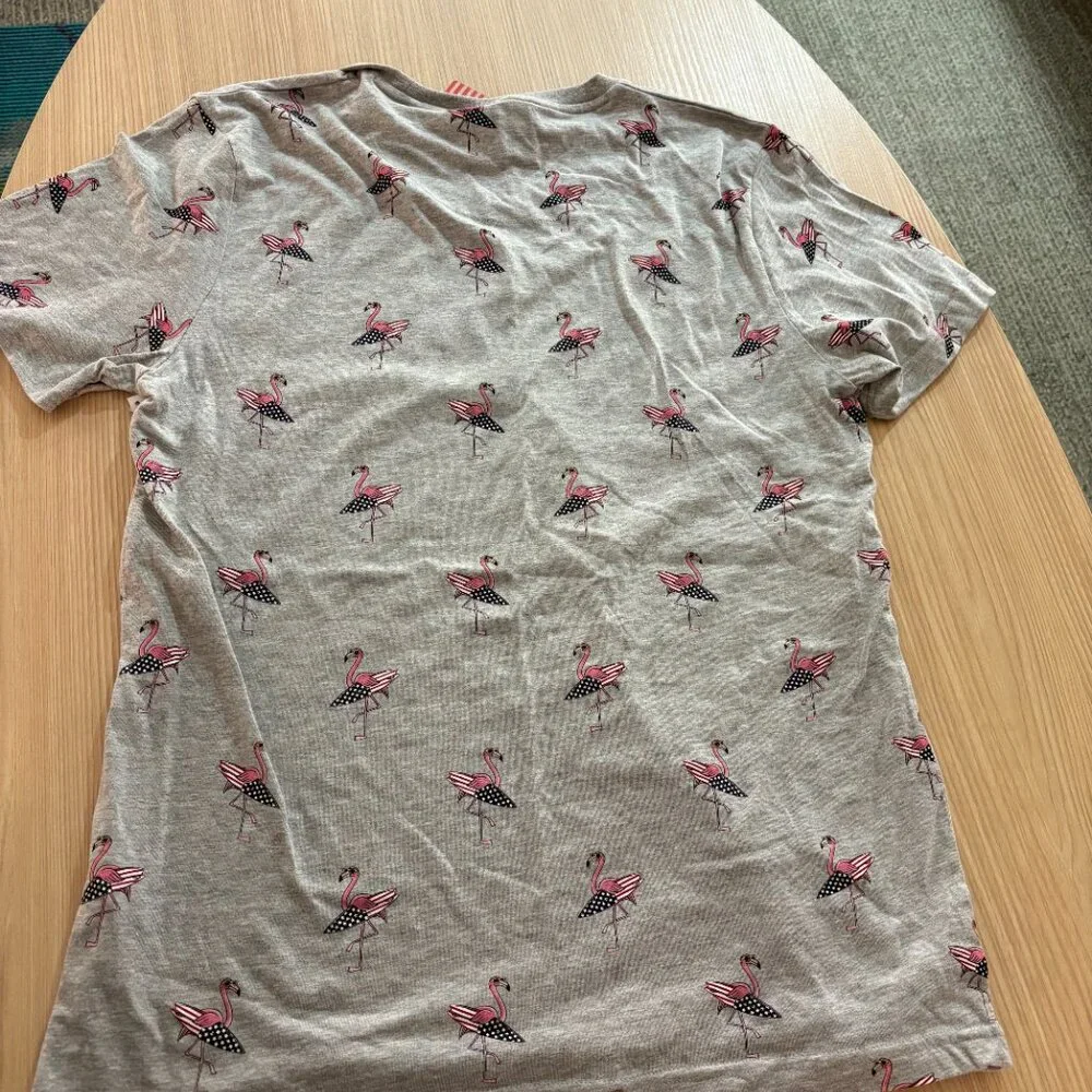 Denim & Flower Ricky Singh Flamingo Surfboard Print T Shirt Large NWT NEW Gray